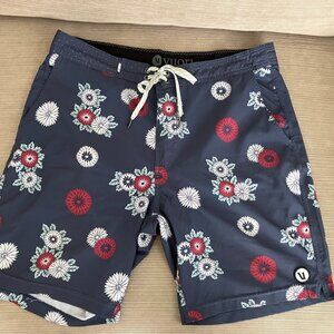 Vuori Board Shorts Size 32